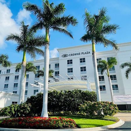 Crowne Plaza Ft Myers Gulf Coast, An Ihg Hotel Fort Myers Exterior photo